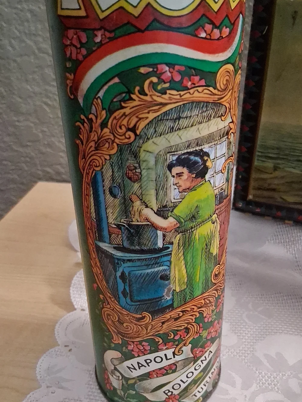 Vintage Tin Lot
